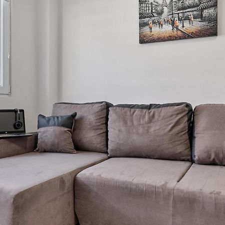 Cozy Apartment With Balcony On The Black Sea- Part Of The Family 'Vicki Apart Varna Exterior photo